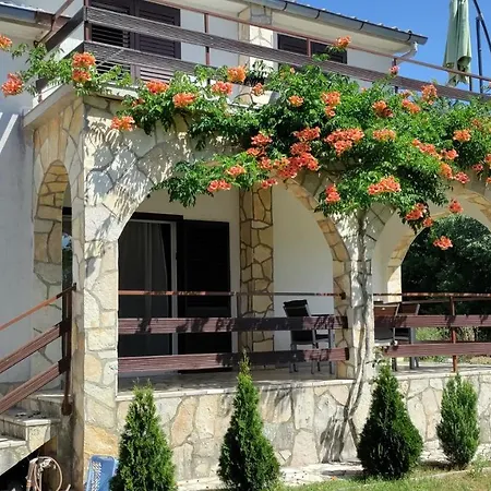 House Elan * Kornić