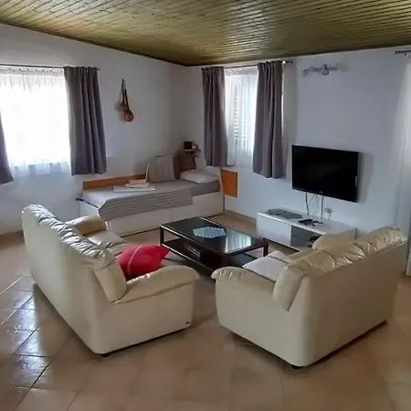 House Elan * Kornić