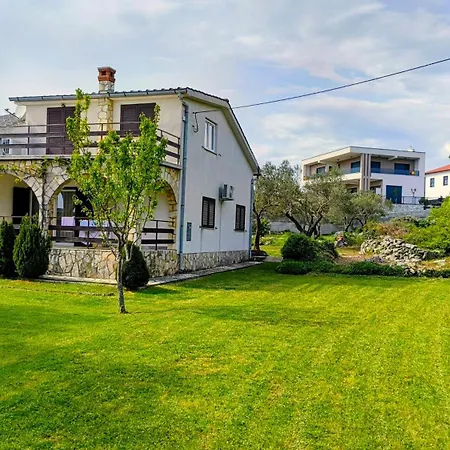 House Elan * Kornić