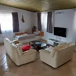 House Elan * Kornic