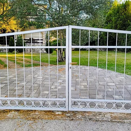 House Elan Kornic