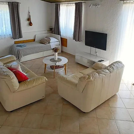 House Elan Kornic